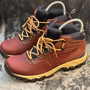 New Columbia Mens Newton Ridge Plus II Waterproof Hiking Boot Shoe Size 10.5 EUC